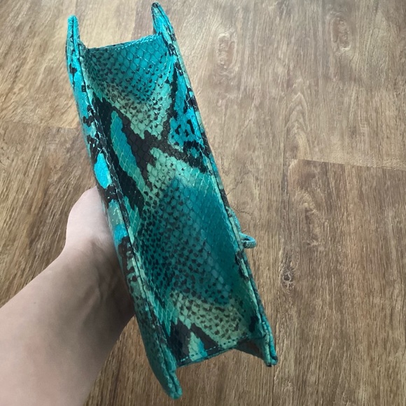 Vintage Y2K Carvela mini bag small snakeskin handbag turquoise - Picture 11 of 11